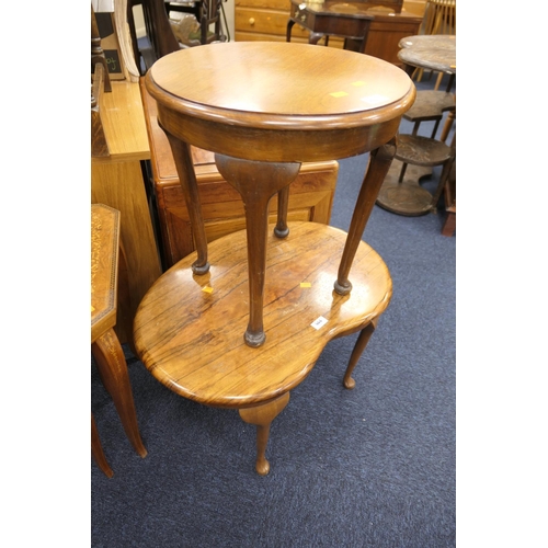 466 - Walnut kidney shaped occasional table and a walnut circular occasional table (2)