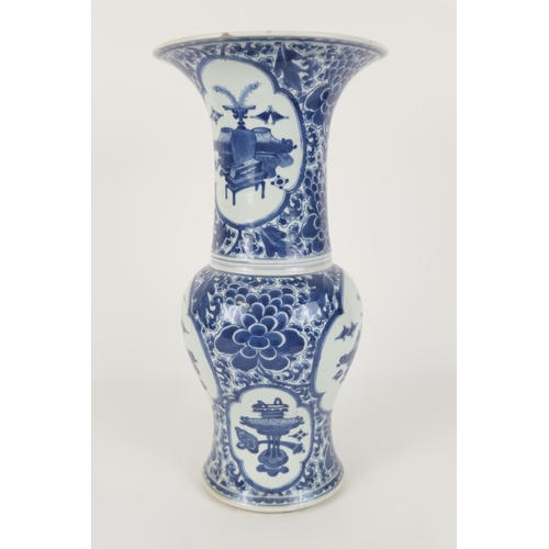 130 - Chinese blue and white Yen Yen vase, Kangxi (1662-1722), decorated with panels of precious objects a... 