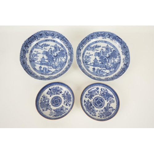 73 - Pair of Chinese blue and white bowls, Qianlong (1736-95), finely decorated with a pavilion landscape... 