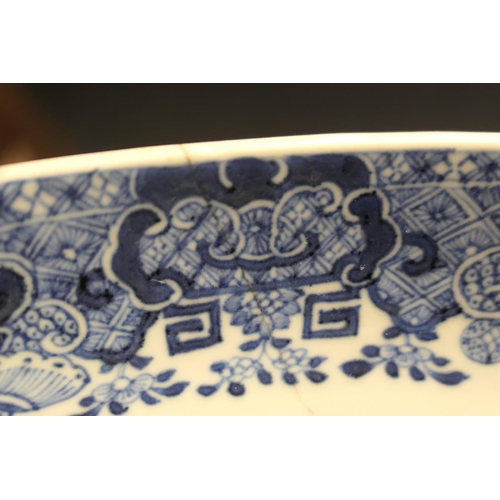 73 - Pair of Chinese blue and white bowls, Qianlong (1736-95), finely decorated with a pavilion landscape... 