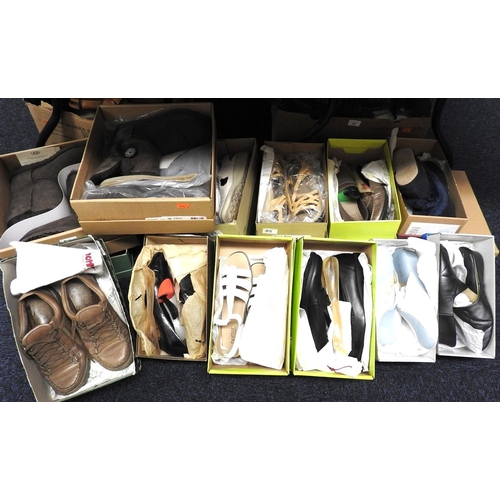 89 - Number of ladies' shoes, boxed, on the whole UK size 5.5