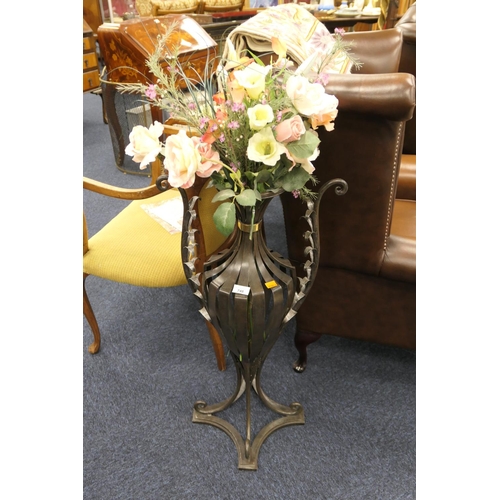 748 - Decorative wrought metal flower stand