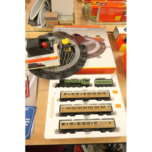 84 - Hornby 00 gauge Flying Scotsman part train set (R1019) (no track, accessories or outer box); also Ho... 