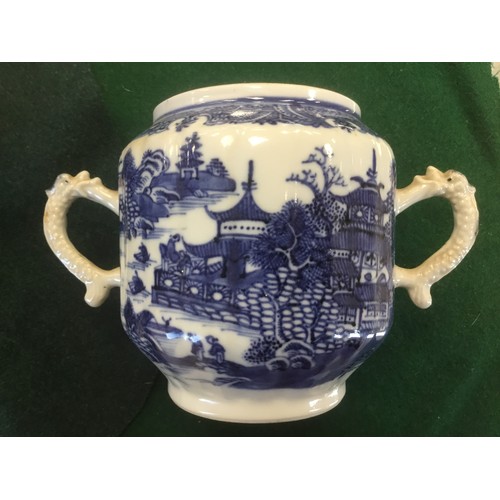 150 - Chinese blue and white export teapot and cover, Qianlong, also a Chinese blue and white sugar basin ... 