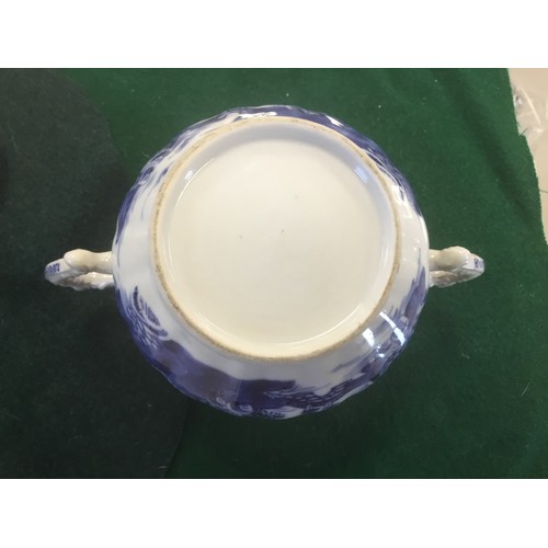 150 - Chinese blue and white export teapot and cover, Qianlong, also a Chinese blue and white sugar basin ... 