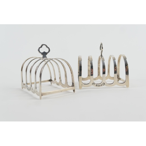 65 - Pair of George V silver four division toast racks, Jubilee mark, Birmingham 1935, length 6.5cm, weig... 