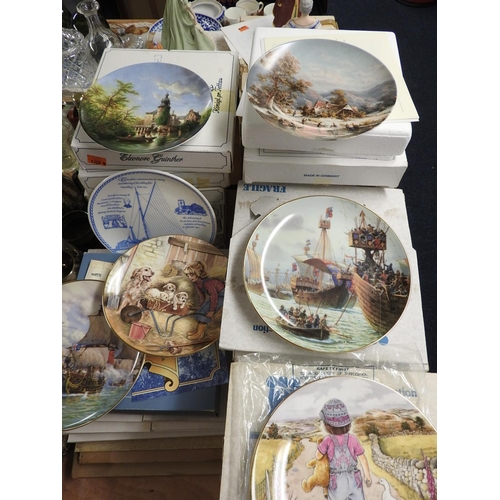 102 - Royal Worcester and other collectors' plates, with boxes