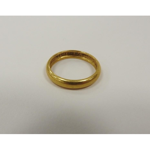 315 - 22ct gold wedding ring, weight approx. 3.4g