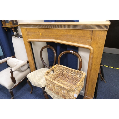 559 - 1930s oak fire surround, width 130cm, height 128cm