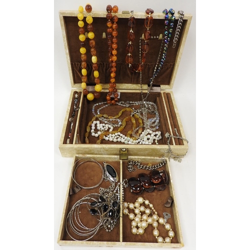 316 - Fawn coloured jewellery box containing assorted silver and other jewellery including silver bangles,... 