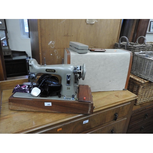 440 - Pfaff 30 electric sewing machine