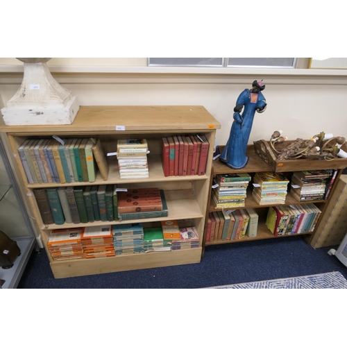 576 - Pine open bookcase, width 99cm, height 101cm; also an oak open bookcase (2)