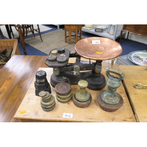 605 - Cast iron kitchen scales with assorted weights