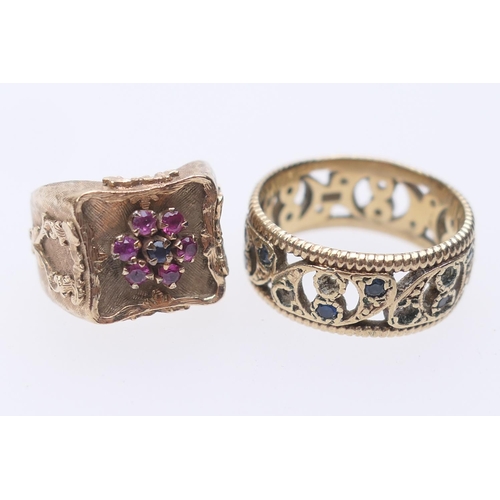 367 - 9ct gold sapphire and ruby signet ring, set with small round cut stones in a flowerhead design in a ... 