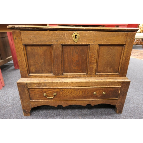 919 - Oak joined cofferbach, 19th Century, with lift up lid over a three recessed panel front, single long... 