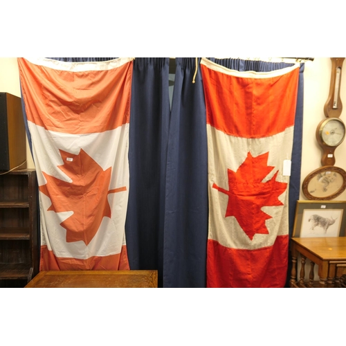 522 - Vintage Canadian cotton flag and a more recent nylon Canadian flag (2)