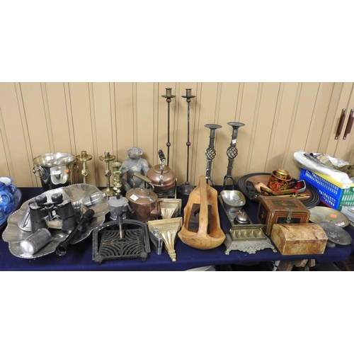 57 - Mixed lot of metalware and treen including copper and brass spirit kettle, copper and brass teapot, ... 