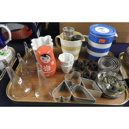 86 - Cornish ware lidded milk jug, further brown and cream Cornish ware water jug, Shelley jelly mould, p... 