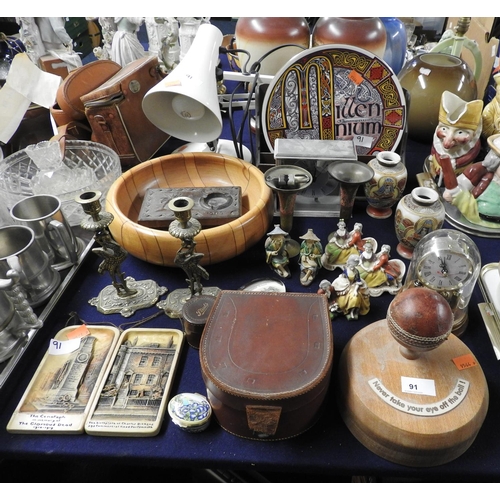 91 - Assorted items including an angle poise style desk lamp, letter rack, pair of small Japanese vases, ... 
