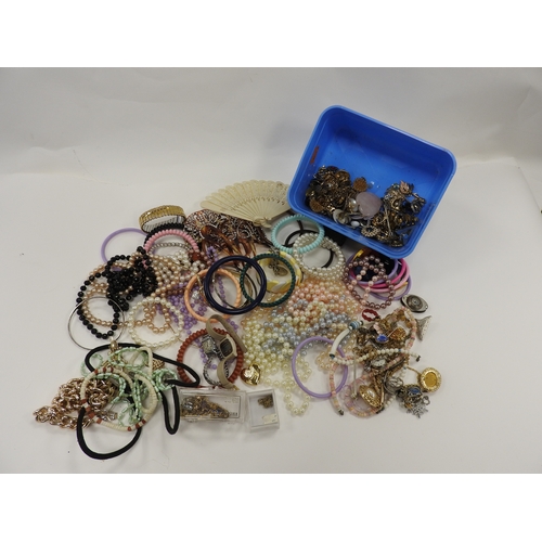 306 - Assorted costume jewellery (2 tubs)