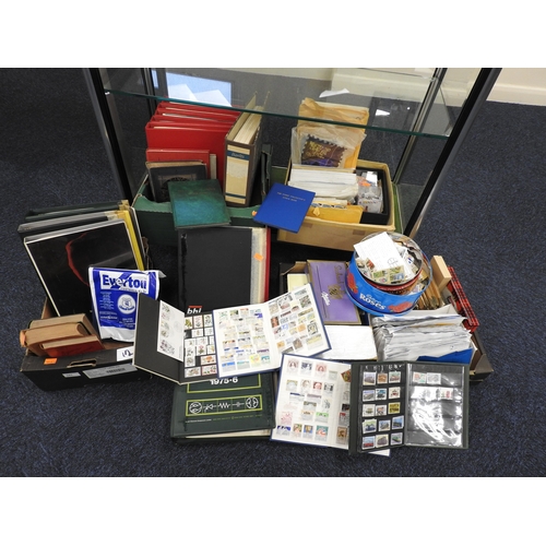 321 - Extensive world stamp collection including modern mint UK issues, Victorian and later British stamps... 