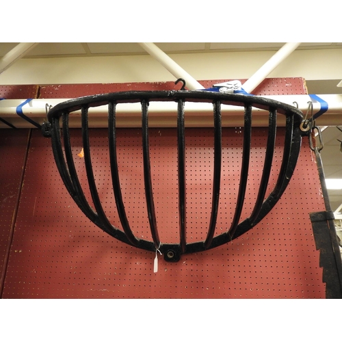499 - Cast iron hayrack, width 95cm