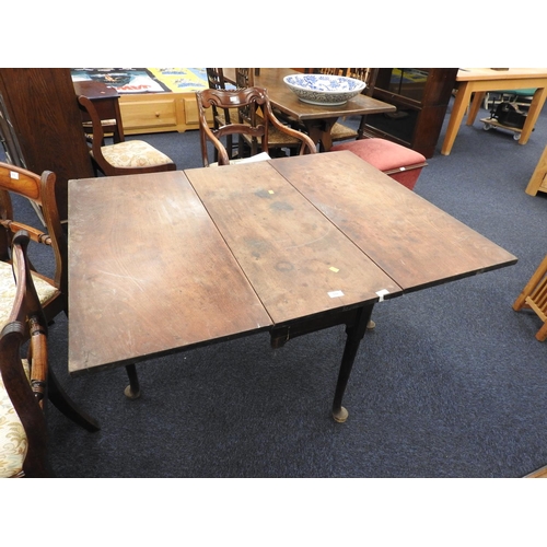 518 - 19th Century mahogany pad foot drop leaf table