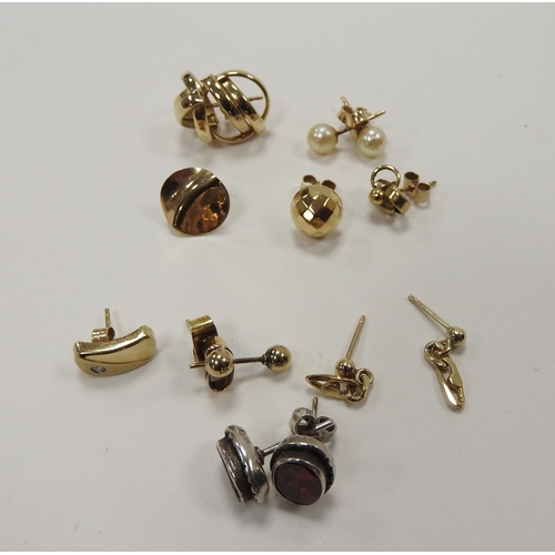 264 - Pair of 9ct gold ear studs, pair of cultured pearl ear studs mounted in 9ct gold, other individual 9... 