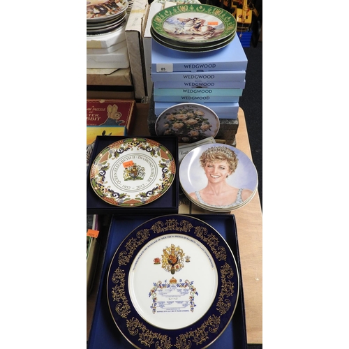 85 - Number of collectors plates including Aynsley royal commemorative Charles and Di plates, boxed, and ... 