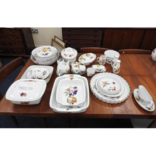 188 - Quantity of Worcester Evesham Vale pattern oven-to-table wares including lidded tureens, large mixin... 