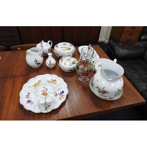 189 - Assortment of Royal Worcester Evesham pattern oven-to-table wares including lidded tureens, large wa... 