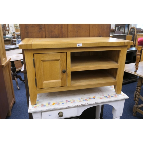 447 - Modern light oak low cabinet, width 90cm, height 51cm, depth 45cm