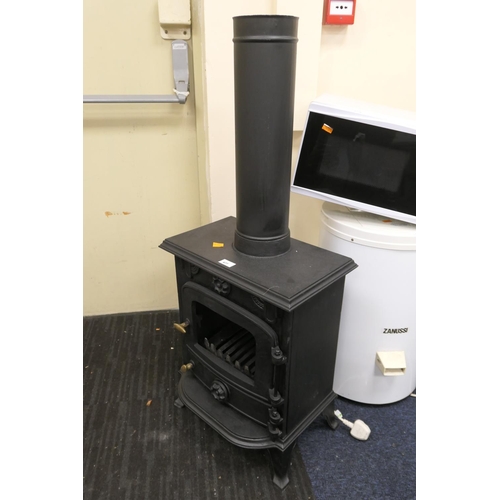 477 - Cast iron wood burning stove, width 44cm, height to the top of the stove 58cm