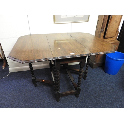 608 - George V oak barley twist gate leg table, width 89cm