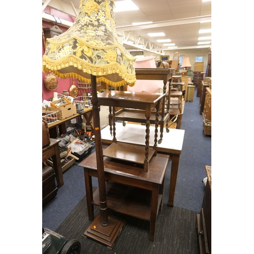 495 - Oak folding card table/tea trolley, two oak occasional tables, a Formica topped parlour table and a ... 