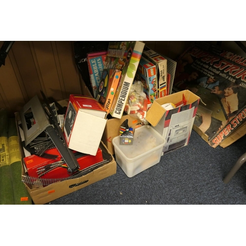 70 - Hornby 00 gauge and other model railway accessories, quantity of juvenalia including Lego, various b... 