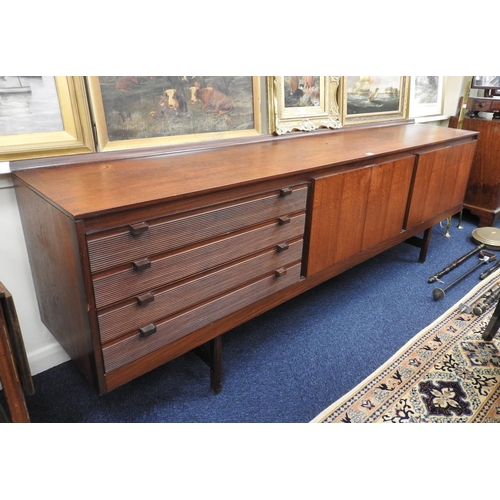 400 - Robert Heritage 'Knightsbridge' long sideboard made by Archie Shine Ltd, of teak and afromosia, leng... 