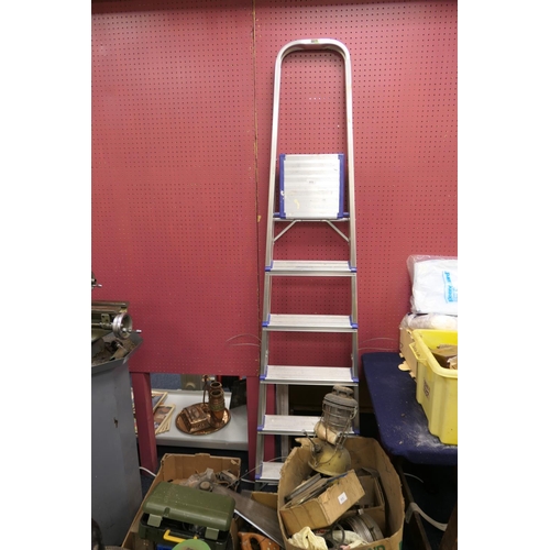 573 - Clean set of aluminium folding stepladders