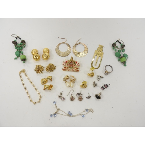 370 - Assortment of decorative Eastern made jewellery, principally earrings, temple brooch etc.