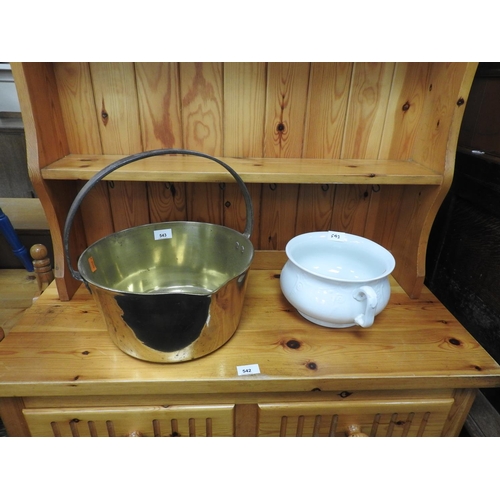 543 - Victorian brass jam pan and a ceramic chamber pot (2)