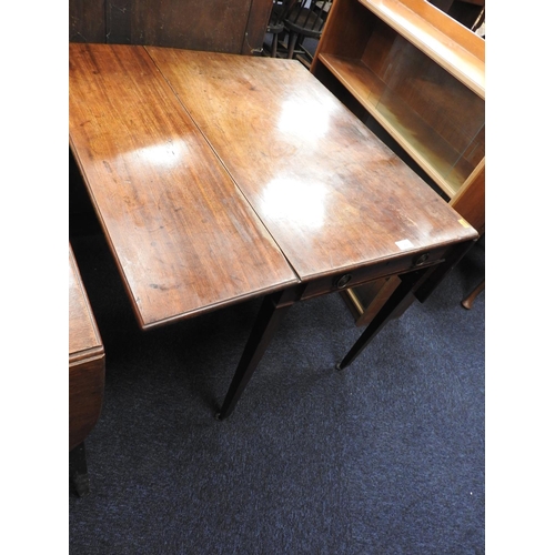 548 - George III mahogany Pembroke table