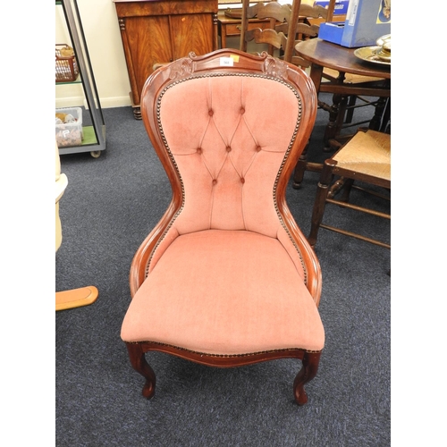 568 - Pink fabric upholstered spoon back lady's chair