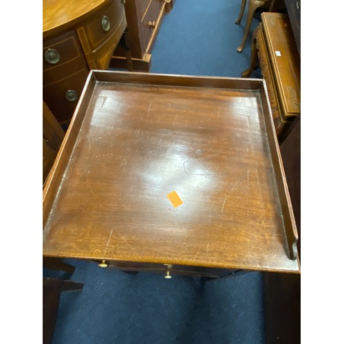 534 - Late George III mahogany washstand; also a George III mahogany pot cupboard (2)