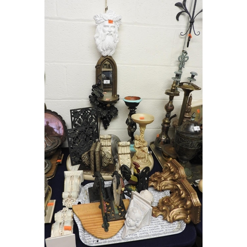 58 - Assorted decorative items including ornamental wall brackets, decorated grapevine hall mirror, booke... 