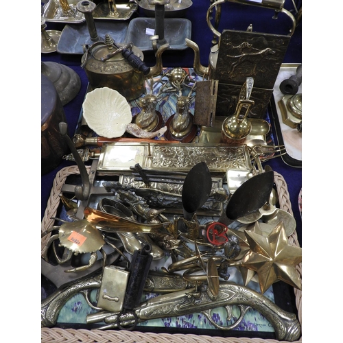 116 - Assorted ornamental brassware (2 trays)