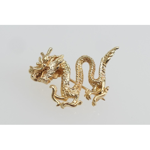 147 - Chinese 14ct gold dragon brooch, 27mm, weight approx. 4.3g