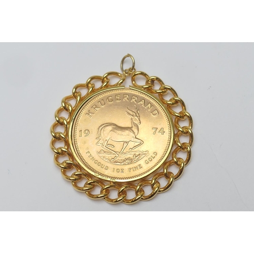 273 - South Africa, Krugerrand 1974, 1oz fine gold (.917 gold), 32mm, weight approx. 33.93g, the coin set ... 