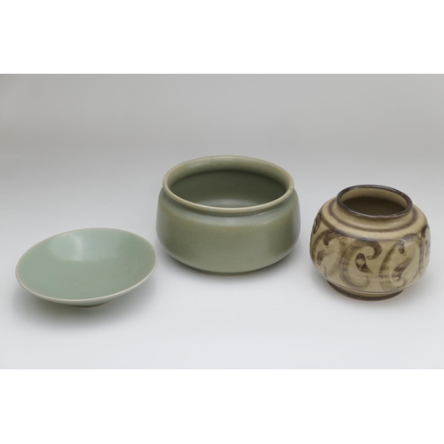 458 - Agnete Hoy for Bullers, a porcelain celadon bowl, shape no. 265, 17.5cm diameter; also a Hoy celadon... 