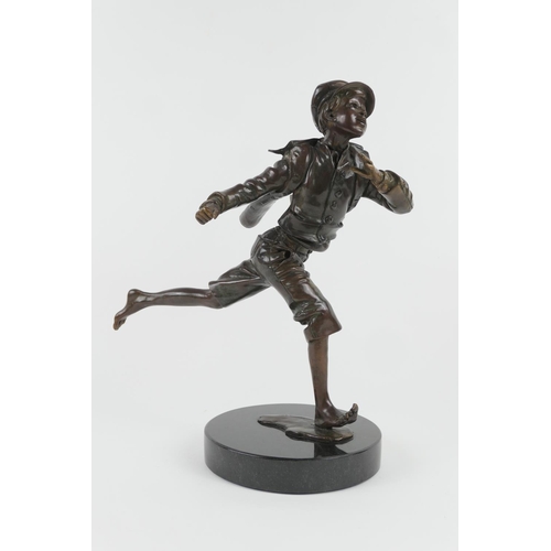 792 - Llewelyn Davies (b. 1950), Bare foot runner, limited edition bronze sculpture, numbered 20/25, signe... 