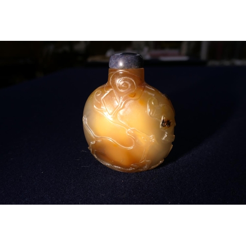 787 - Chinese carved agate snuff bottle, 19th Century, carved with a horse and other creatures, 7.5cm; als... 